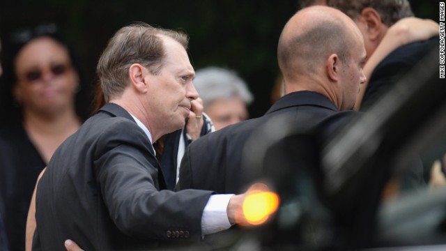 Steve Buscemi, who was on the cast of "The Sopranos," arrives at the funeral.