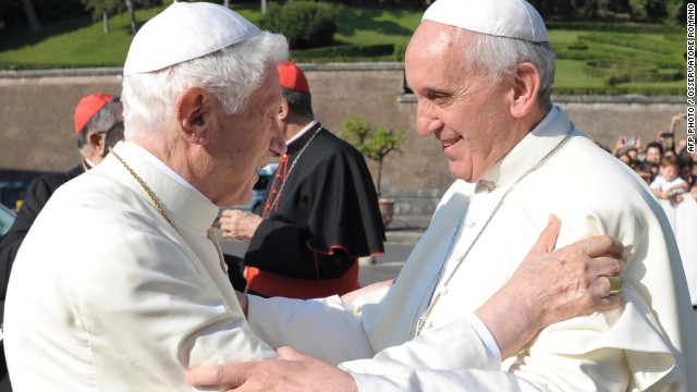 Benedicto XVI rompe su silencio sobre los casos de abuso sexual