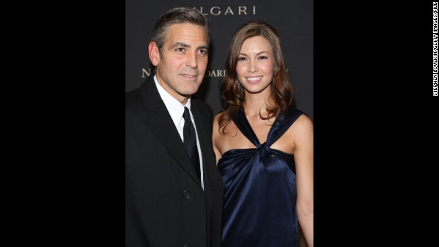 Sarah Larson: Clooney and Sarah Larson started dating in 2007, but the romance was comparatively short-lived. Although their affair survived a motorcycle accident and a walk down the red carpet at the 2008 Academy Awards -- Larson being the first lady love of Clooney's to do so -- their relationship ended that May. 