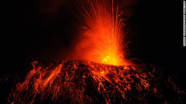 130709134243-volcanoes-tungurahua-horizo