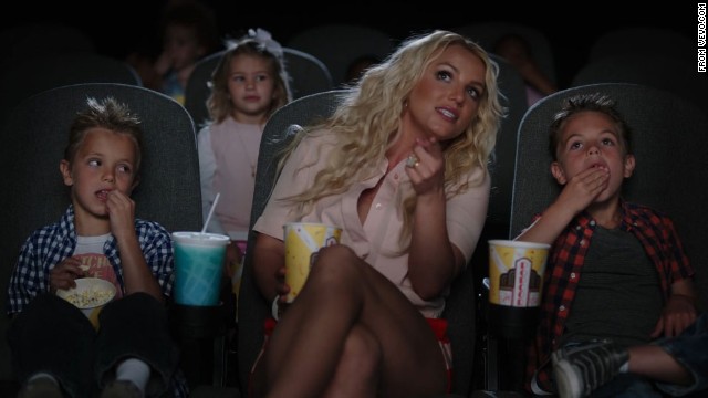 Britney's 'Smurfs 2' music video is a family affair