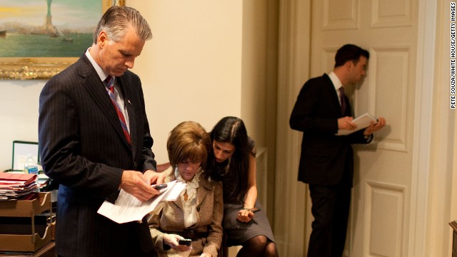 Abedin talks with Chief of Protocol Capricia Marshall outside the Oval Office during Prime Minister Manmohan Singh of India's state visit on November 24, 2009.