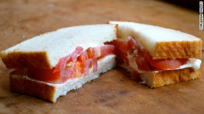 tomato and mayonnaise sandwich