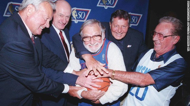 Ossie Schectman, the former New York Knicks guard who scored the league's first basket, died Tuesday, July 30. He was 94. NBA Commissioner David Stern called Schectman a pioneer, "Playing for the New York Knickerbockers in the 1946-47 season, Ossie scored the league's first basket, which placed him permanently in the annals of NBA history. On behalf of the entire NBA family, our condolences go out to Ossie's family." 