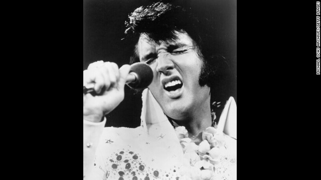 Elvis preforms onstage at the International Convention Center in Honolulu, Hawaii, on January 14, 1973. 