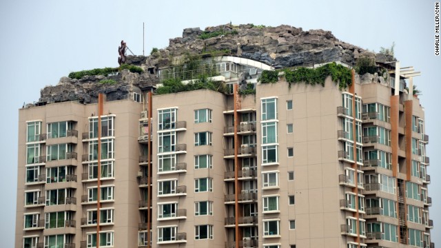 چینی ها شگفتی ایجاد کردند(ایجاد کوهستان بر بام ساختمان) 1