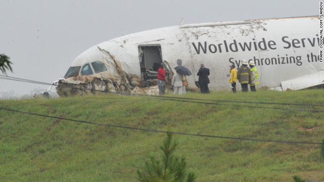 Mueren los dos pilotos del avión de carga que se estrelló en Alabama