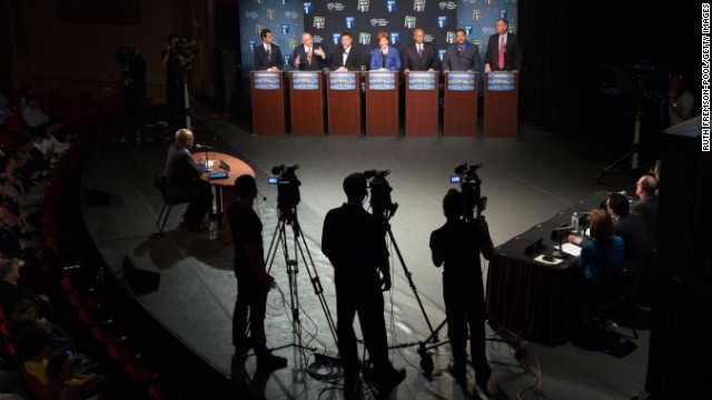 De Blasio opens lead in New York's mayoral race