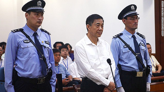 Bo Xilai niega las acusaciones de malversación y llama "demente" a su esposa