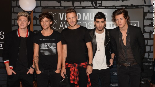 Members of One Direction arrive at the 2013 MTV Video Music Awards at the Barclays Center in Brooklyn, New York, on Sunday, August 25. Take a look at other stars working the red carpet: