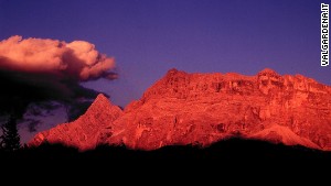 Every evening, these stunning peaks lay on a glorious display of color.