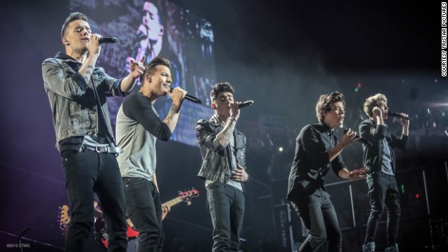 The boys of One Direction show their singing skills in the movie 