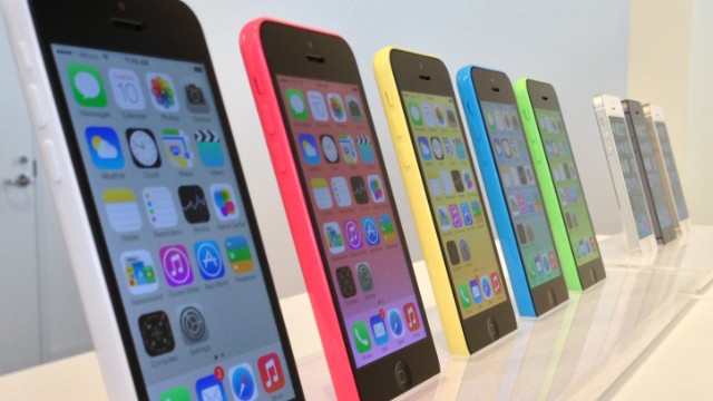 Las ventas del iPhone 5S duplican las del 5C. ¿O las triplican?