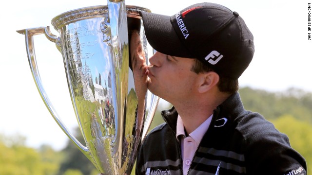  Zach Johnson fired a six-under par 65 Monday to win the U.S. PGA's BMW Championship. 