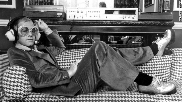 The transistor radio generally had one small speaker and tinny sound. At the other extreme was the hi-fi, the high-fidelity stereo system, which offered rich sound from several components. Major record collector Elton John listens to a Sony hi-fi in the 1970s.