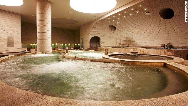 What I Learned from Going Naked at a Korean Bathhouse 
