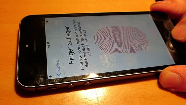 Grupo afirma haber 'hackeado' con éxito el sistema de seguridad de huellas del iPhone 5S