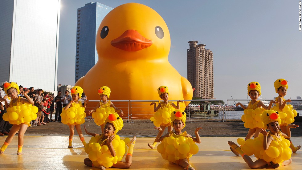 El Pato De Hule Gigante Se Pasea Por Taiwán En Su Vuelta Al Mundo Cnn 