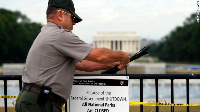 http://i2.cdn.turner.com/cnn/dam/assets/131001113312-shutdown-lincoln-monument-story-top.jpg