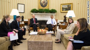 Kathy Ruemmler, far left, during an Oval Office meeting in 2013.