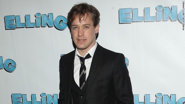 <a href='http://www.people.com/people/article/0,,20742796,00.html' target='_blank'>According to People,</a> former "Grey's Anatomy" star T.R. Knight married Patrick Leahy, his boyfriend of three years, in October.