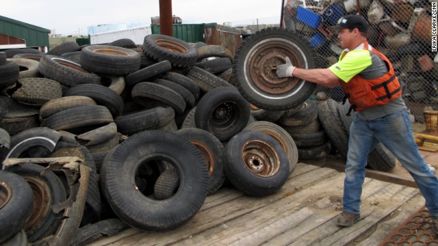 Chad Pregracke has made it his life's work to clean up the Mississippi River and other American waterways. Since 1998, about 70,000 volunteers have helped Pregracke remove more than 7 million pounds of garbage from 22 rivers across the country. "Picking up garbage, it's tough, miserable and hot," Pregracke said. "We try to make it fun."