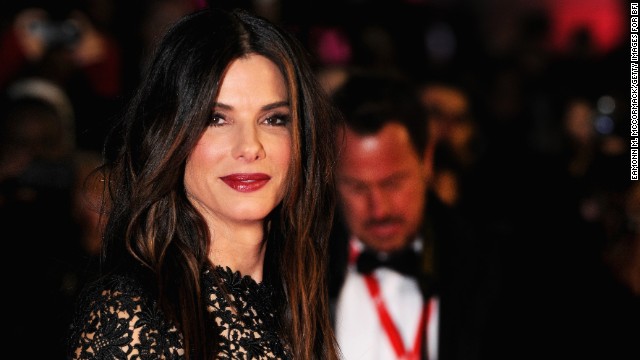 Sandra Bullock can still rap 'Rapper's Delight'