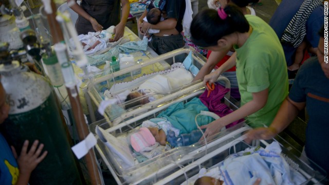 Newborns are treated at a temporary shelter in Cebu on October 15.
