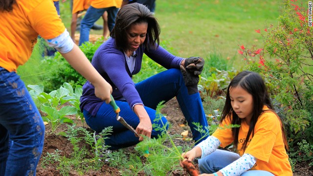 White House garden overgrown during shutdown