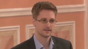 Snowden: Las agencias de espionaje de EE.UU. y Gran Bretaña son las "peores"