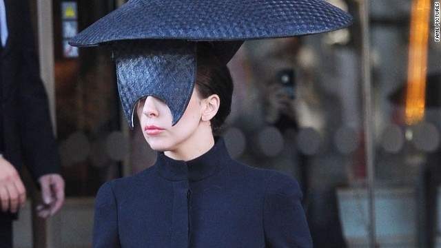 Lady Gaga to host 'SNL,' and more news to note