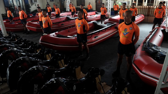 131106230627-philippines-coast-guards-2-story-top.jpg