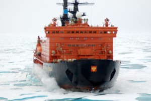 2. Rompiendo el hielo en el Polo Norte