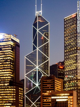 Architects: I.M. Pei & Partners; Shermann Kung & Associates Architects Limited.<!-- -->
</br>This tower houses the headquarters of the Bank of China Hong Kong.<!-- -->
</br>According to the architect Ieoh Ming Pei, the shape of a bamboo stalk served as inspiration for the design.