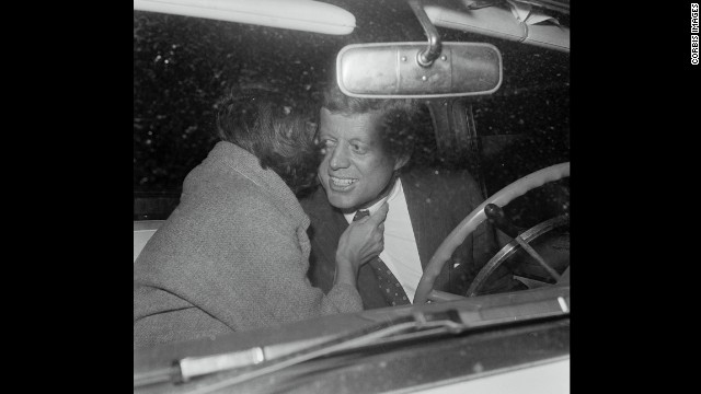 Jacqueline greets her husband in 1960. 