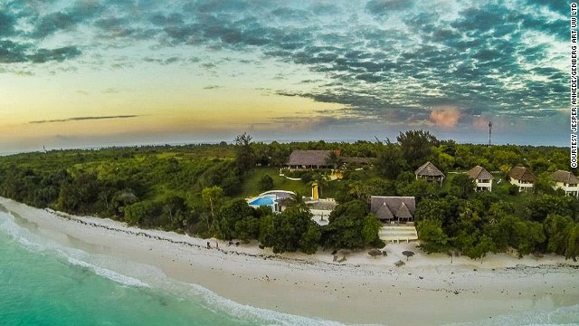 The rest of the resort is located on the coast of Pemba Island. The recipient of only a few dozen foreign visitors annually, the island has a population of 300,000 and is the world's largest producer of cloves. In addition to cloves, mangoes, coconuts and other fruit are grown on plantations on the island. 