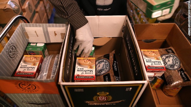 In wake of SNAP cuts, food banks fall short