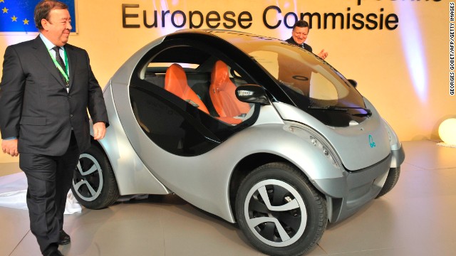 <a href='http://www.hiriko.com/' target='_blank'>Hiriko</a>, the folding car, started life as the MIT CityCar concept, designed to help reduce parking problems in urban environments. It looks like it's going places, with German Railway network Deutsche Bahn signed up to <a href='http://pressroom.hiriko.com/2012/10/12/the-german-railways-choose-the-hiriko-for-their-berlin-transport-network/' target='_blank'>pilot test the electric mini-vehicle</a>. The Hiriko contracts, bringing its back wheels closer to the front to make parking easier. 