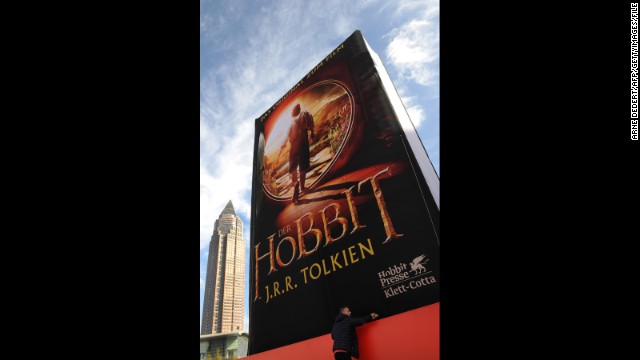 Final 'Hobbit' movie gets title, and more news to note