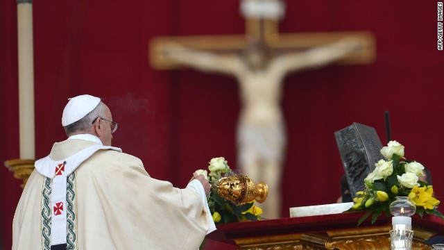 Pope Francis blesses the remains of St Peter during a ceremony of Solemnity of Our Lord Jesus Christ the King at St Peter's square on November 24, 2013 at the Vatican.