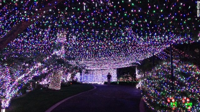 Familia australiana instala medio millón de luces navideñas y establece récord mundial