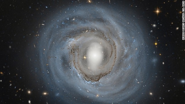 El telescopio Hubble capta impresionante imagen de una espiral anémica