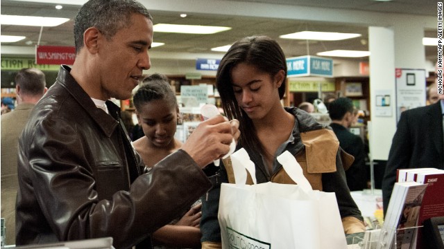 Obama does some 'Small Business Saturday' shopping