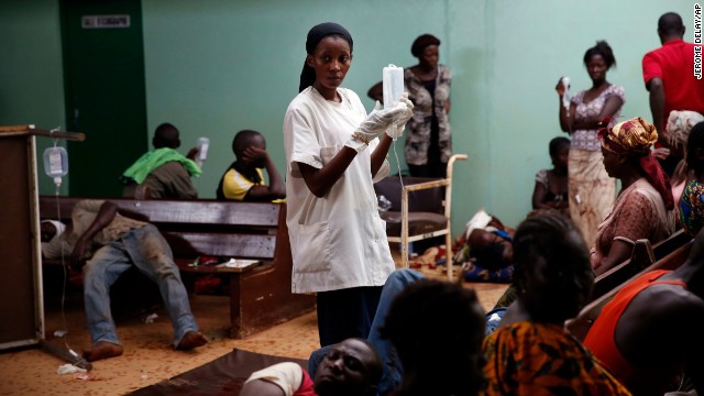 A nurse tends to the wounded at Bangui's hospital on December 5.