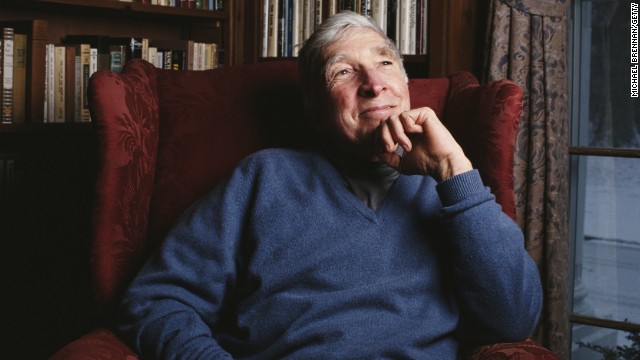 Celebrated American novelist <a href='http://www.newyorker.com/archive/1985/09/02/1985_09_02_039_TNY_CARDS_000341187' target='_blank'>John Updike</a> wrote about his battle with psoriasis in a piece for "The New Yorker" titled "At War With My Skin."