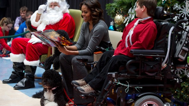 A holiday tradition: First lady visits children's hospital