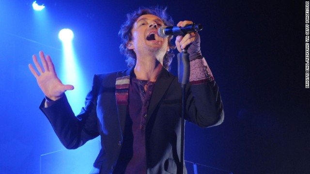 Former Savage Garden singer Darren Hayes <a href='https://twitter.com/darrenhayes/status/412367725088894976'>told a Twitter user</a> he did not know the band's "The Animal Song" was being used during SeaWorld's performances. He said he has written to his publisher about it.