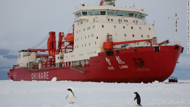中国砕氷船による救出は失敗  ロシア砕氷船南極で氷漬け