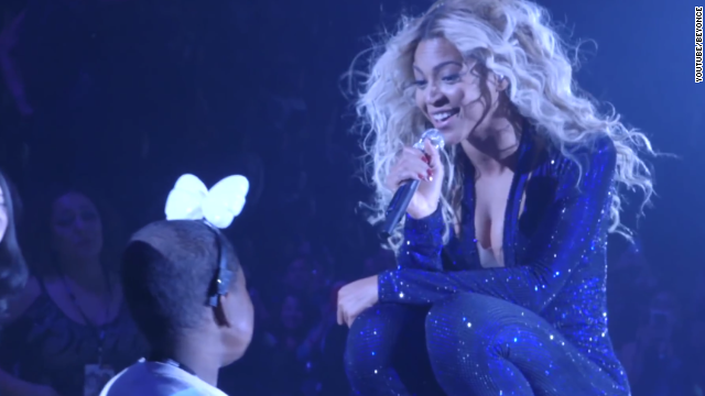 Niña con enfermedad terminal canta 'Survivor' junto a Beyoncé en un concierto