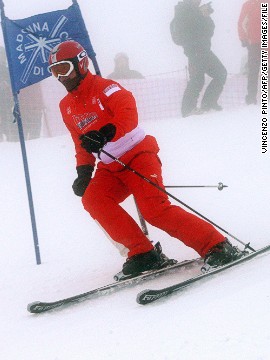 Schumacher skiing in Madonna di Campiglio in January 2008. "My colleagues and I in the snow sports medicine fraternity continue to recommend that all skiers and snowboarders wear an appropriately sized and designed helmet on the slopes," Langran said in a statement on website <a href='http://www.ski-injury.com/uploads/fck/file/Schumacher%20statement%2012_13.pdf' target='_blank'>www.ski-injury.com</a> on Monday.<!-- -->
</br>